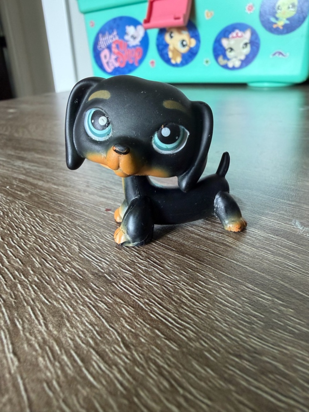 Littlest Pet Shop #325 dachshund